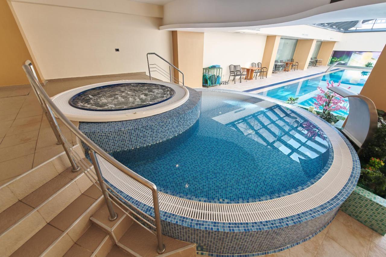 Hotel Emd Bacău Eksteriør billede