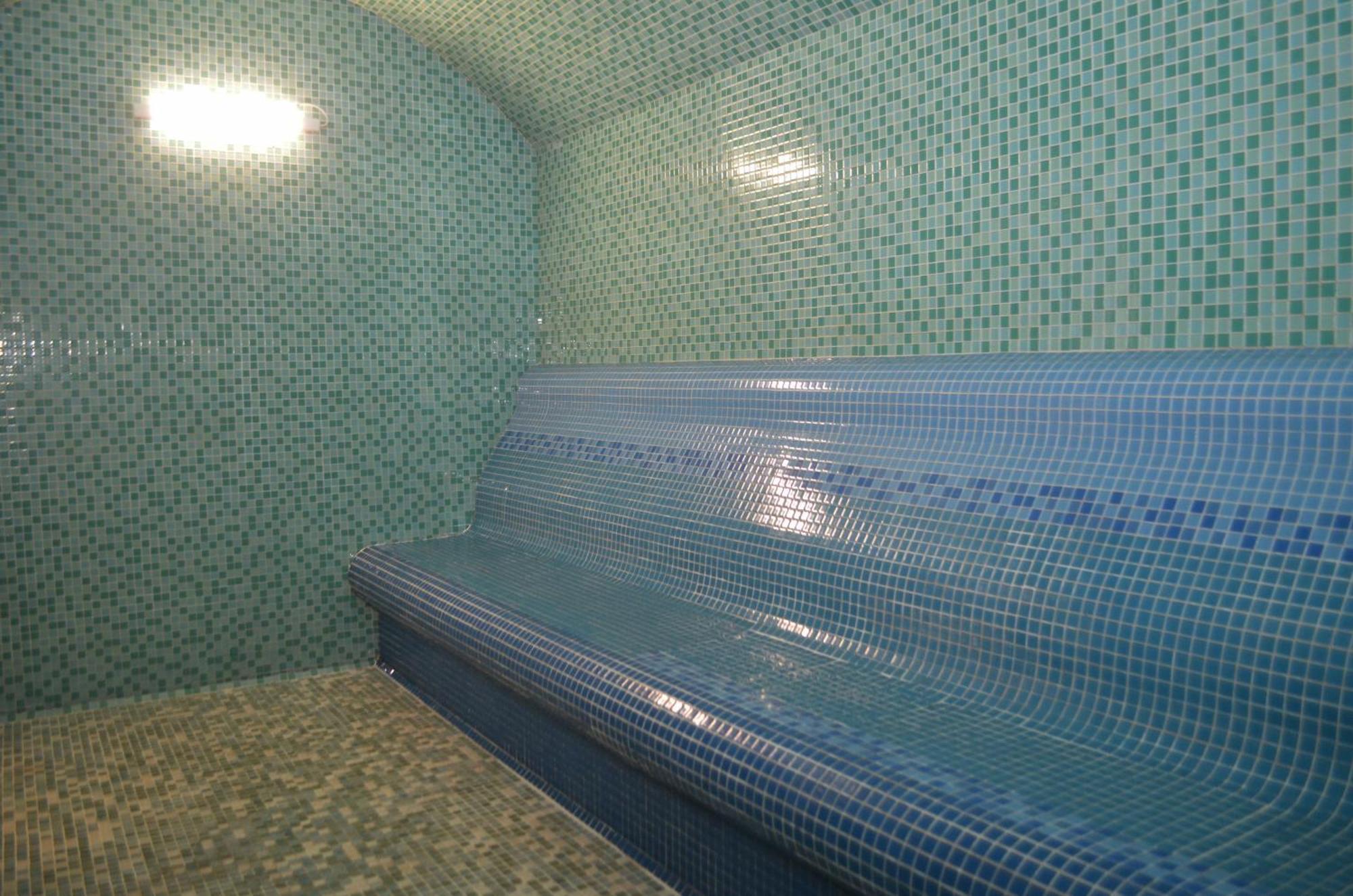 Hotel Emd Bacău Eksteriør billede