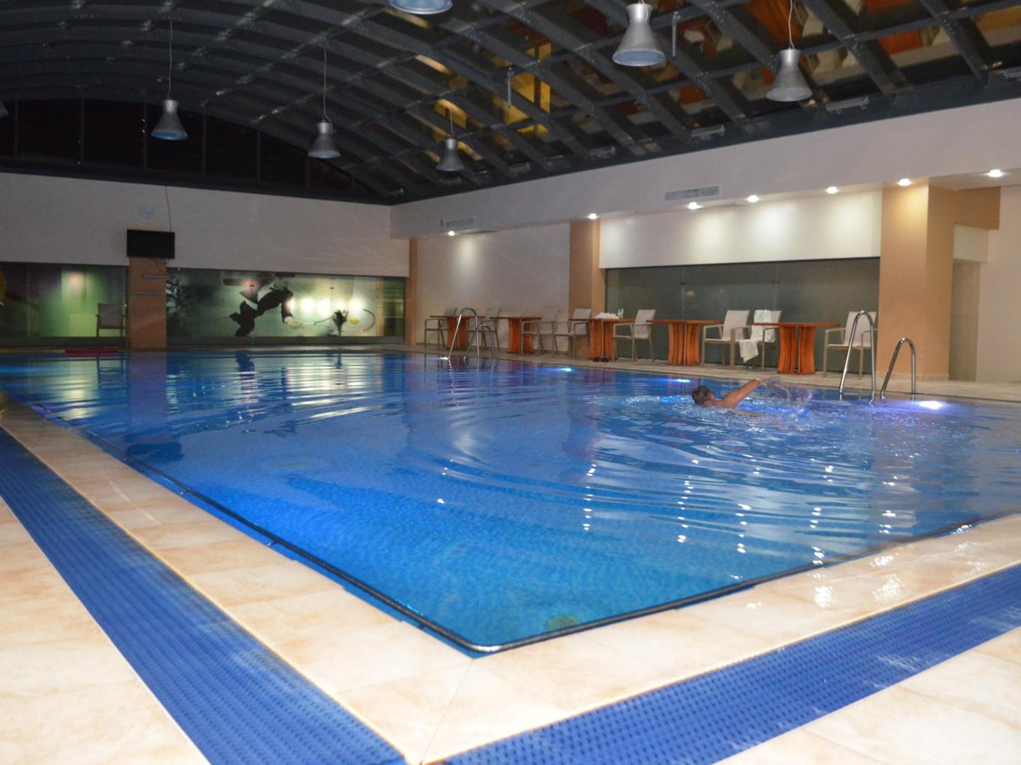Hotel Emd Bacău Eksteriør billede
