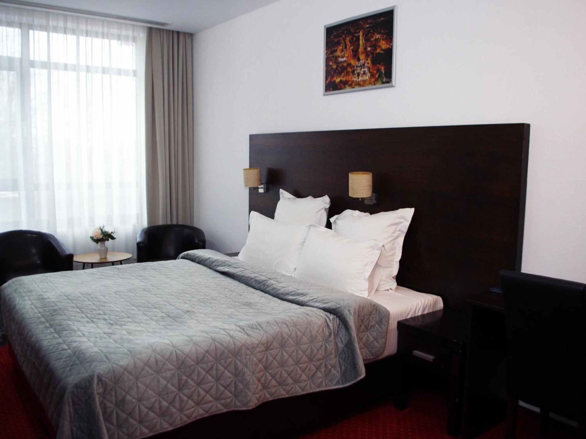 Hotel Emd Bacău Eksteriør billede