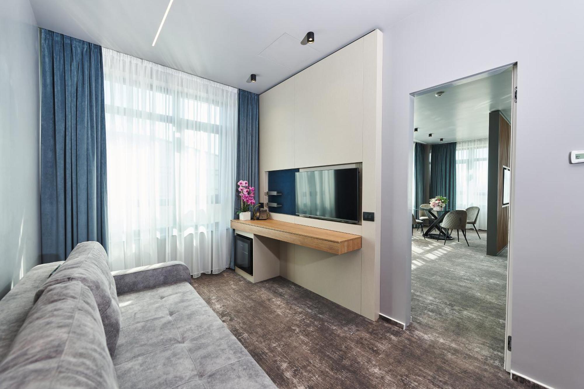 Hotel Emd Bacău Eksteriør billede