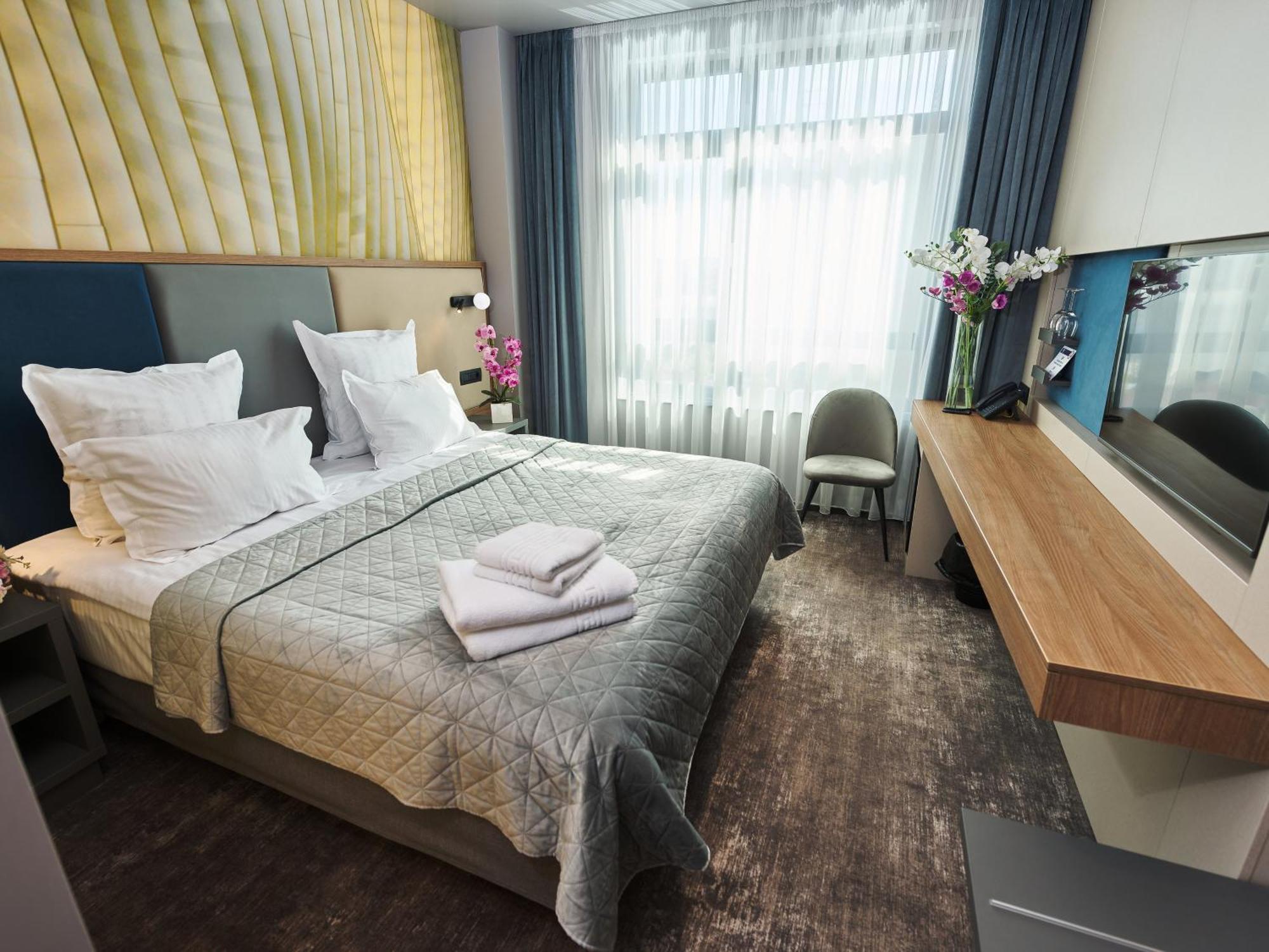 Hotel Emd Bacău Eksteriør billede