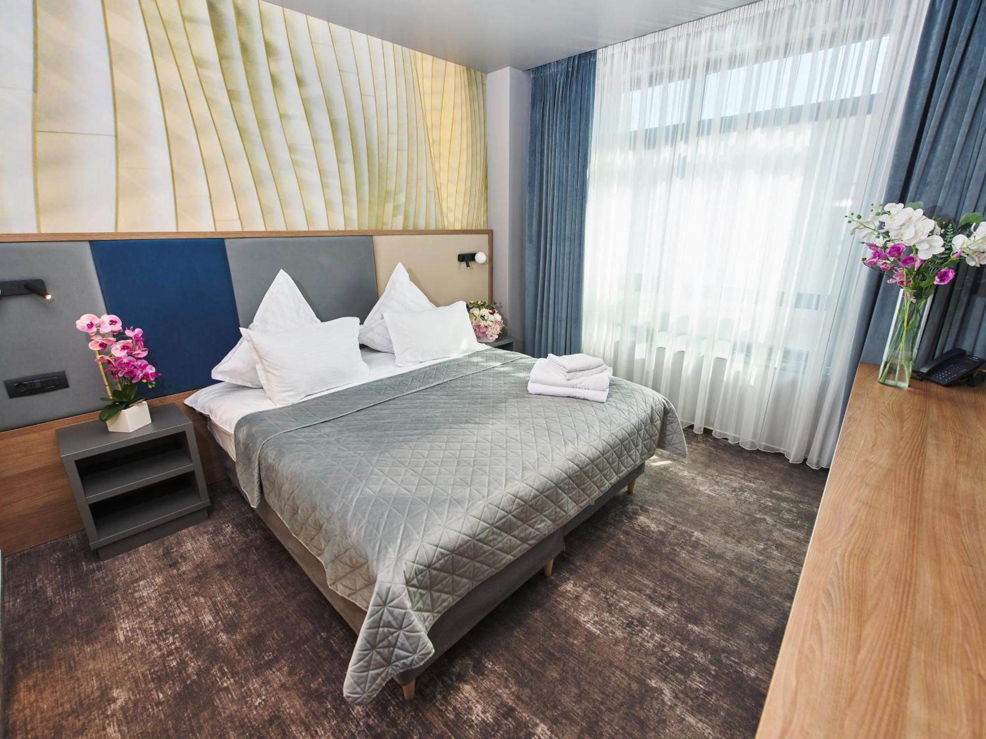 Hotel Emd Bacău Eksteriør billede