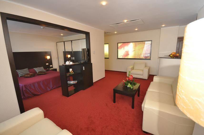 Hotel Emd Bacău Eksteriør billede